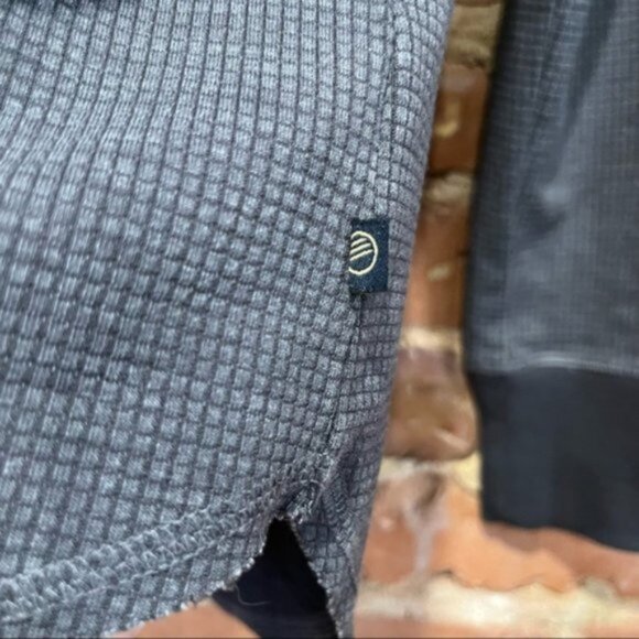 United by Blue EcoKnit Button Front Thermal Color: Mountain Ash Medium - Picture 5 of 9